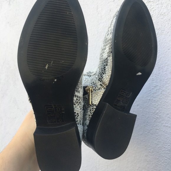 Topshop Klaus snake printed ankle bootie sz 37/6.5 - Picture 8 of 8